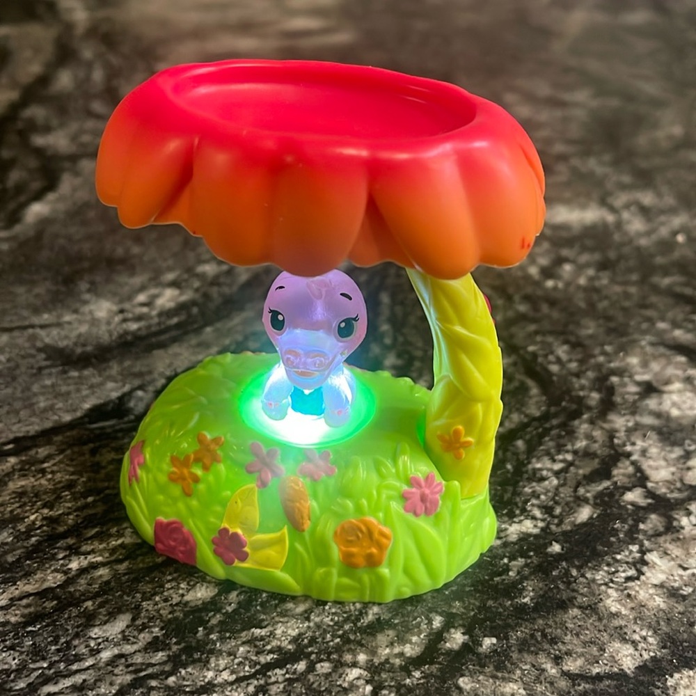Hatchimals CollEGGtibles Forest Hatchy Home Light Up Nest With 6 clear hatchimal